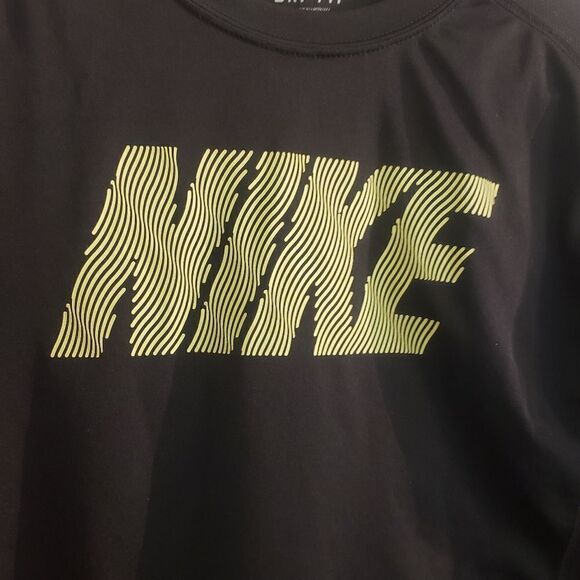 3 for $25 NIKE Dri-Fit Top - Picture 5 of 8